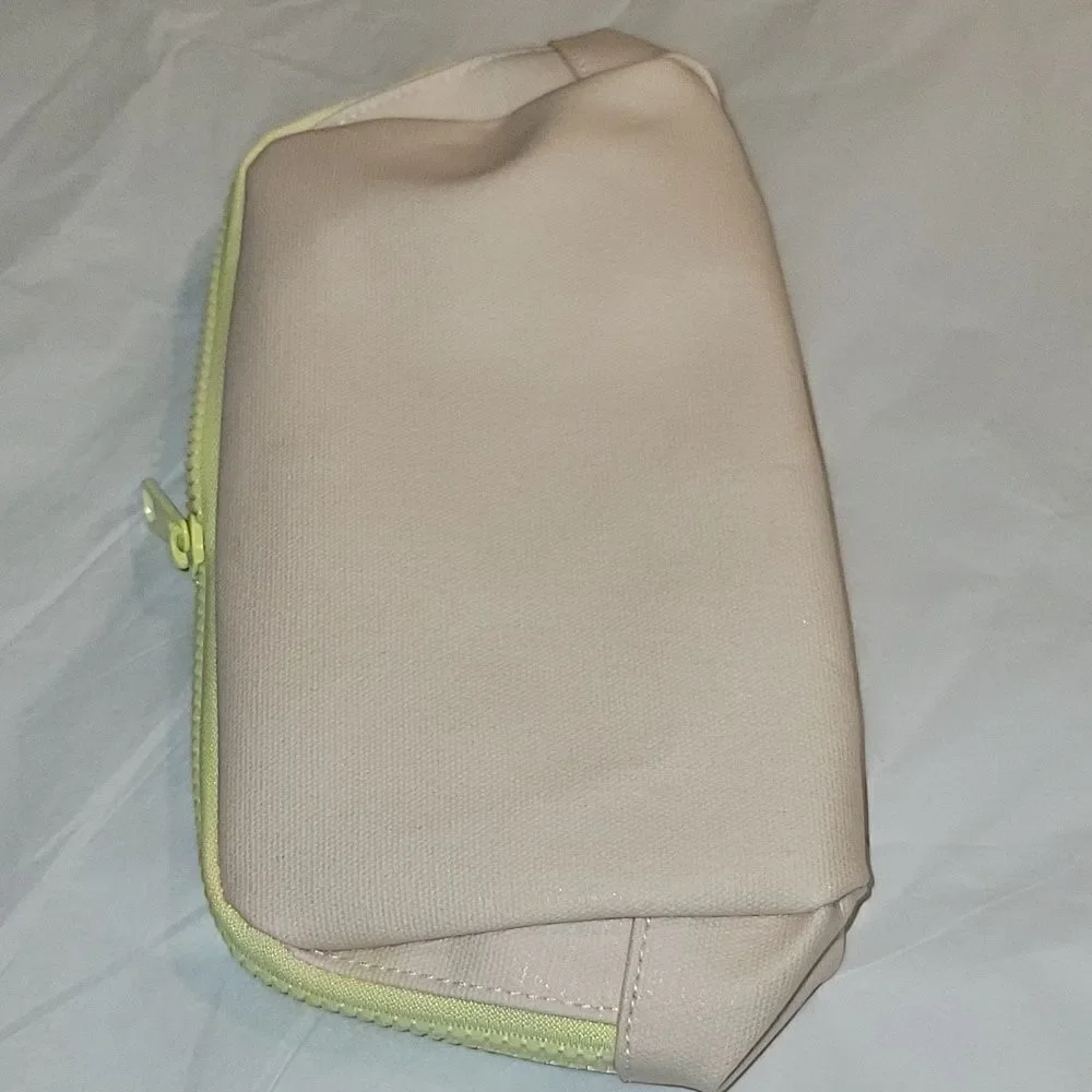 Marc Jacobs Light Pink Cosmetics Toiletries Pouch Bag Case